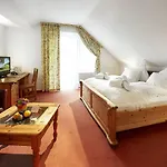 Loft Hotel 3*